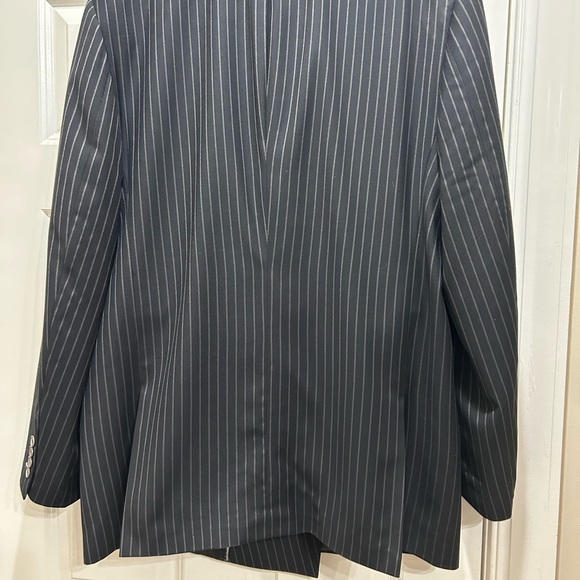 Men 46L Suit - Picture 6 of 12